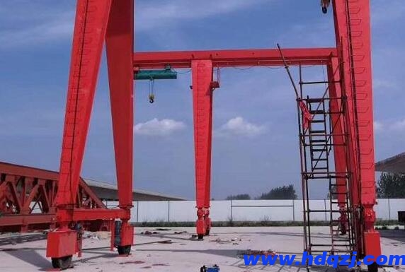 輪胎式龍門(mén)吊怎樣裝攝像頭視頻(監(jiān)控系統(tǒng)安裝常見(jiàn)問(wèn)題)