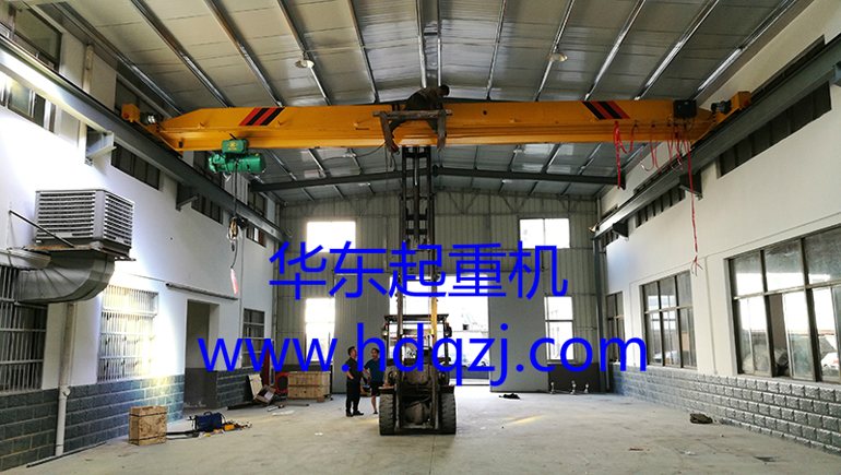 LDA型電動(dòng)單梁橋式起重機(jī)安裝現(xiàn)場