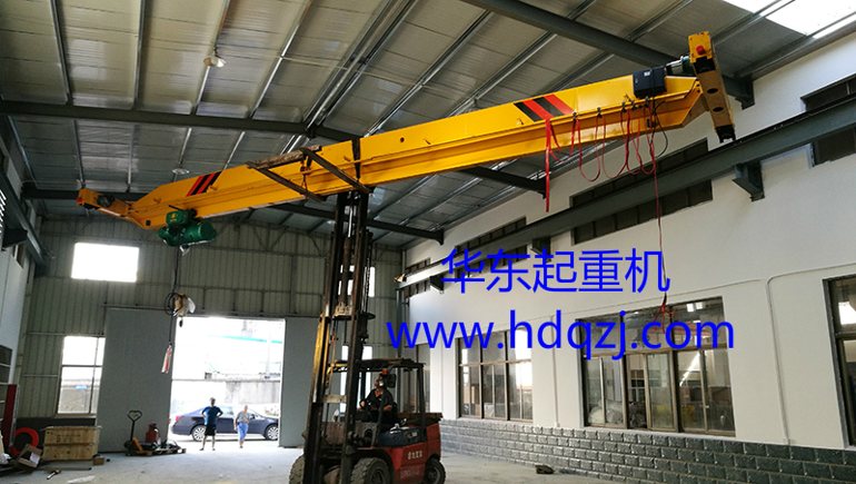 LDA型電動(dòng)單梁橋式起重機(jī)安裝現(xiàn)場